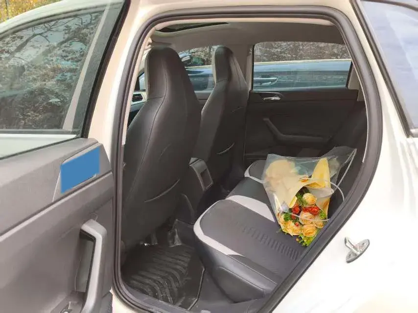 2019 VOLKSWAGEN POLO thumbnail 4