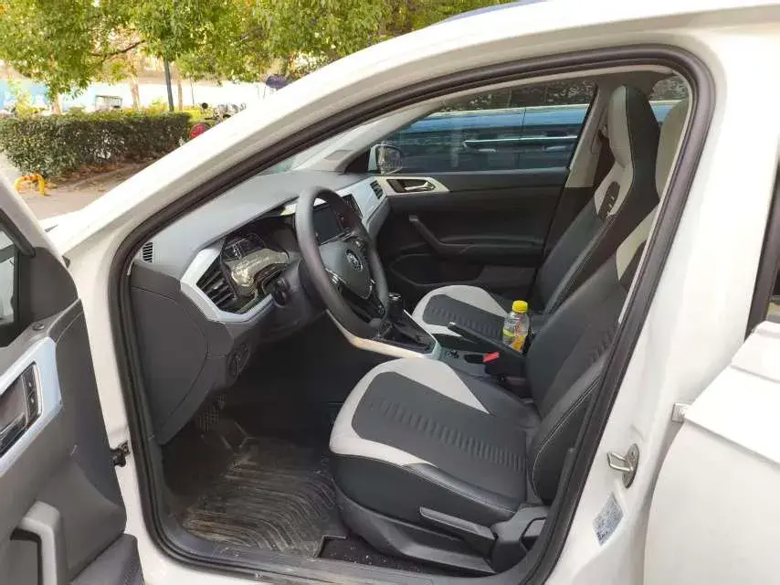 2019 VOLKSWAGEN POLO thumbnail 3