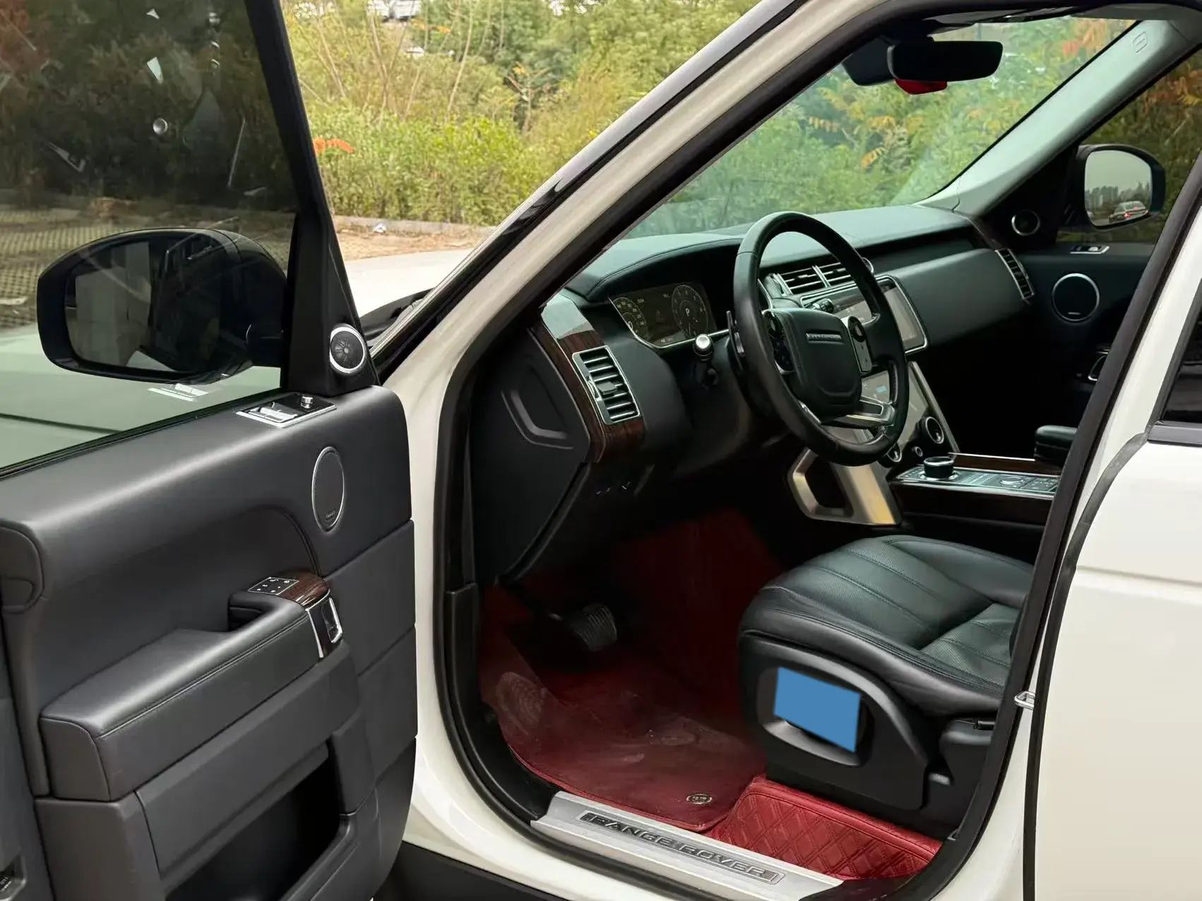 2017 LAND ROVER thumbnail 3