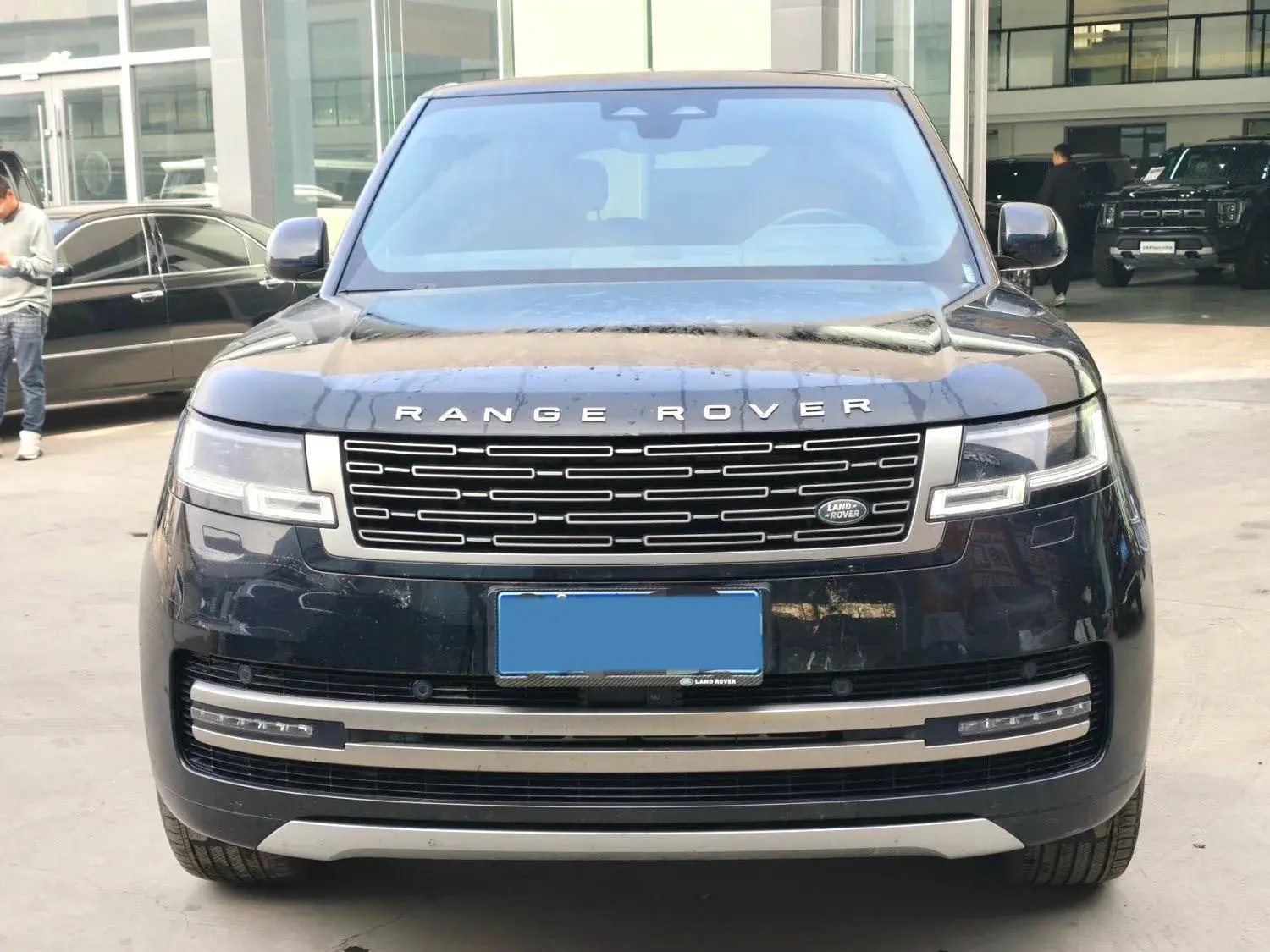 2025 LAND ROVER thumbnail 2