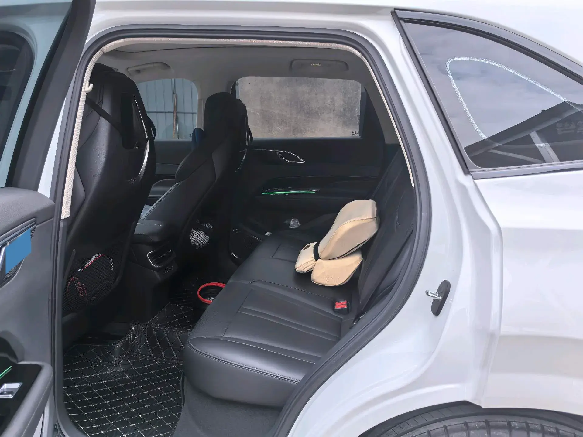 2024 HONGQI HS3 thumbnail 3