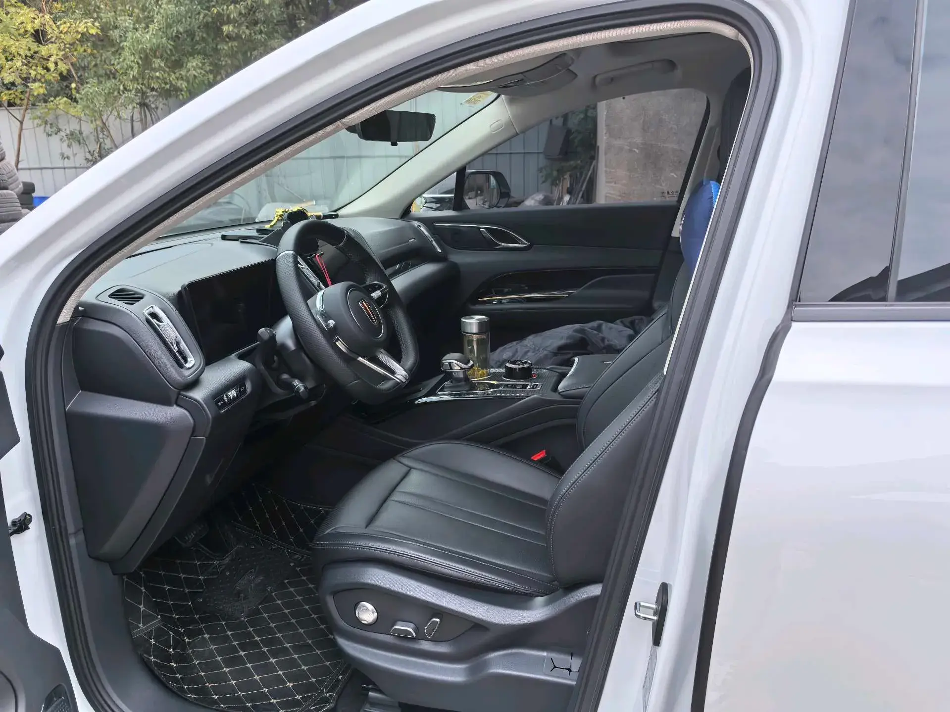 2024 HONGQI HS3 thumbnail 2