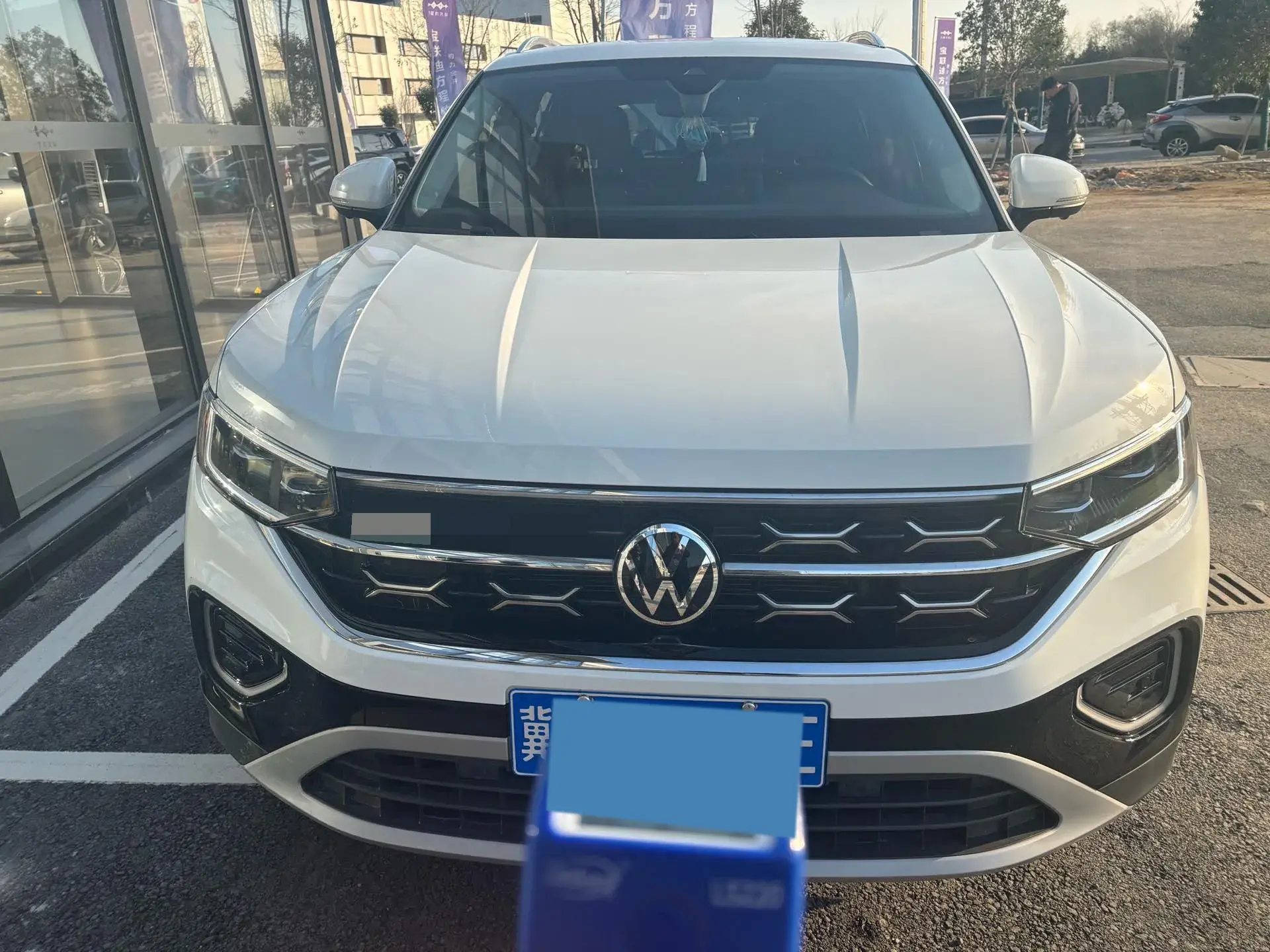 2023 VOLKSWAGEN TAYRON thumbnail 2