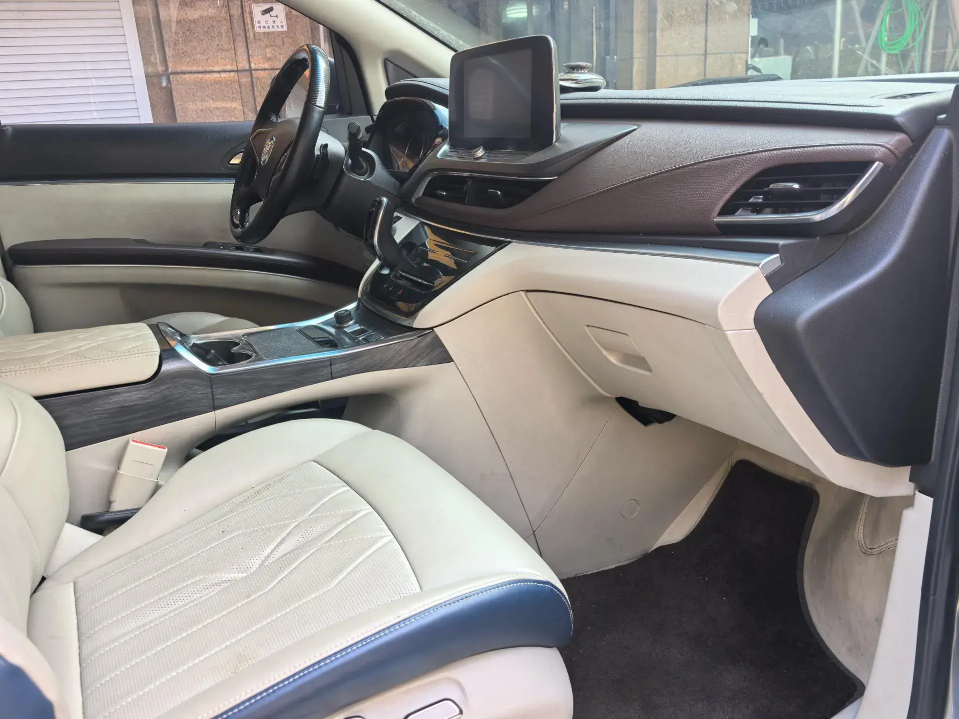 2022 BUICK GL8 thumbnail 3