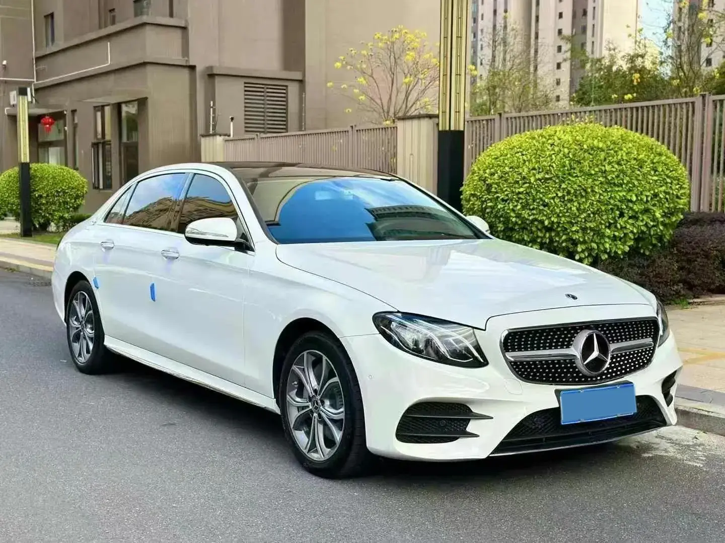 2020 MERCEDES-BENZ E thumbnail 3