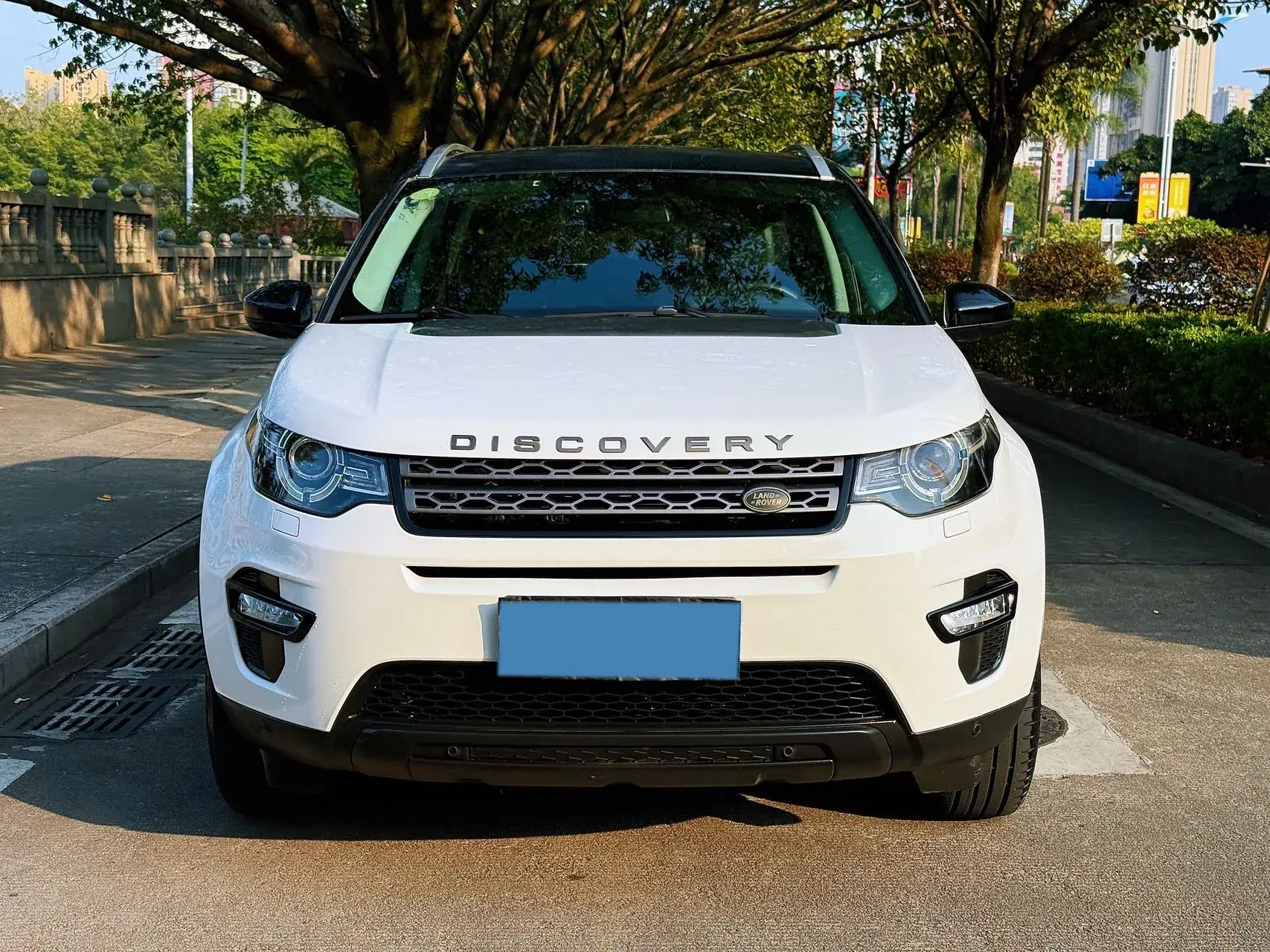 2018 LAND ROVER thumbnail 2
