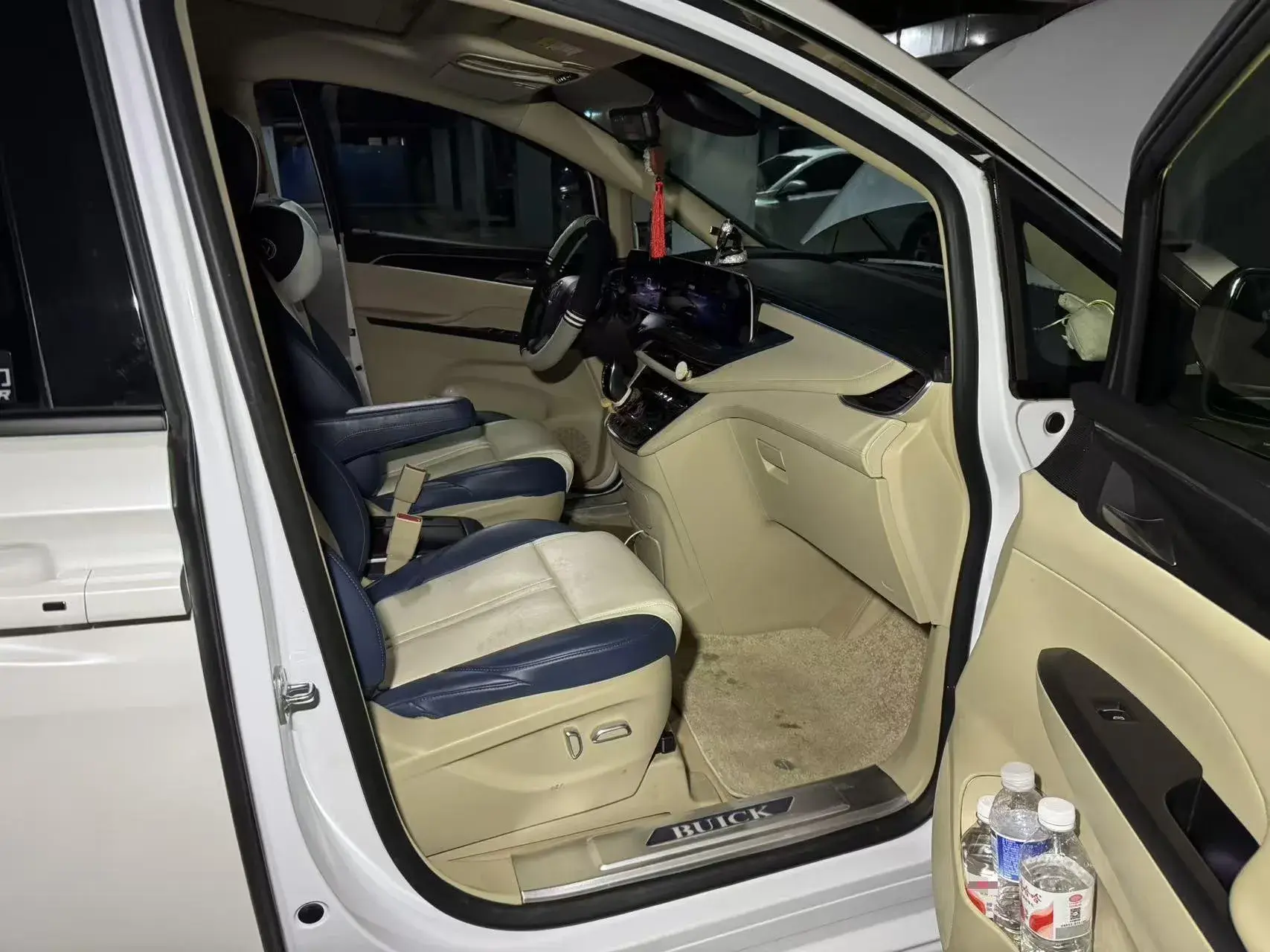 2023 BUICK GL8 thumbnail 3