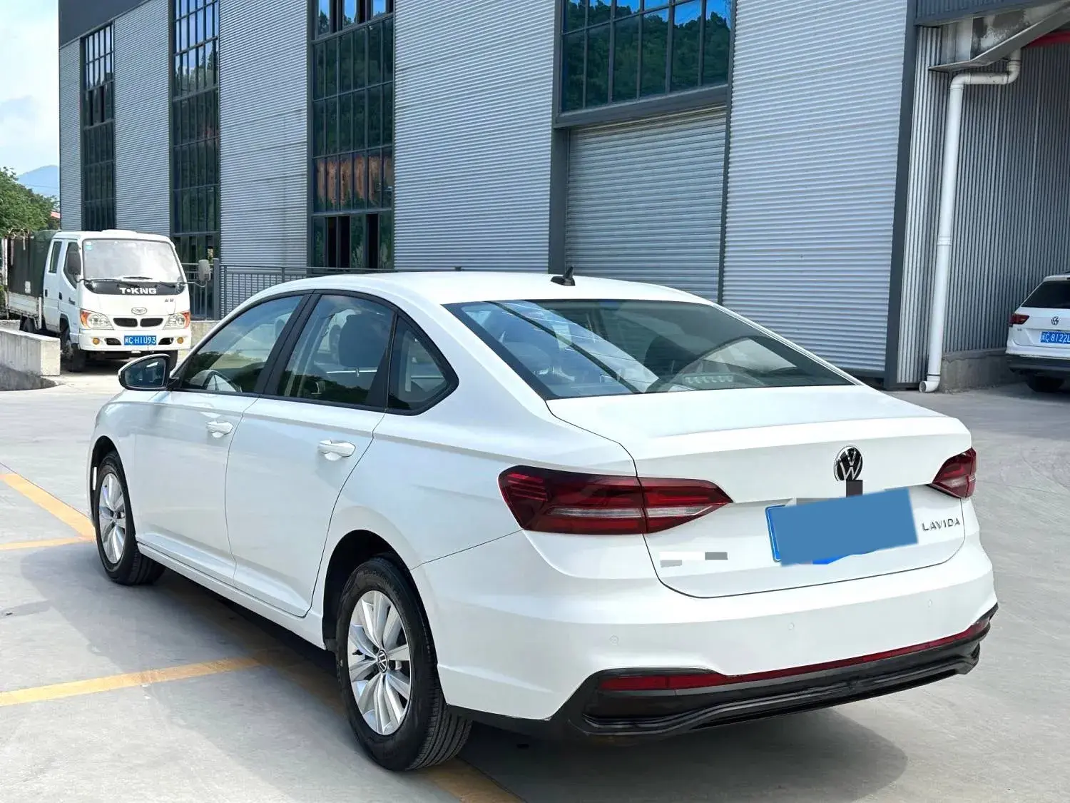 2023 VOLKSWAGEN LAVIDA thumbnail 4