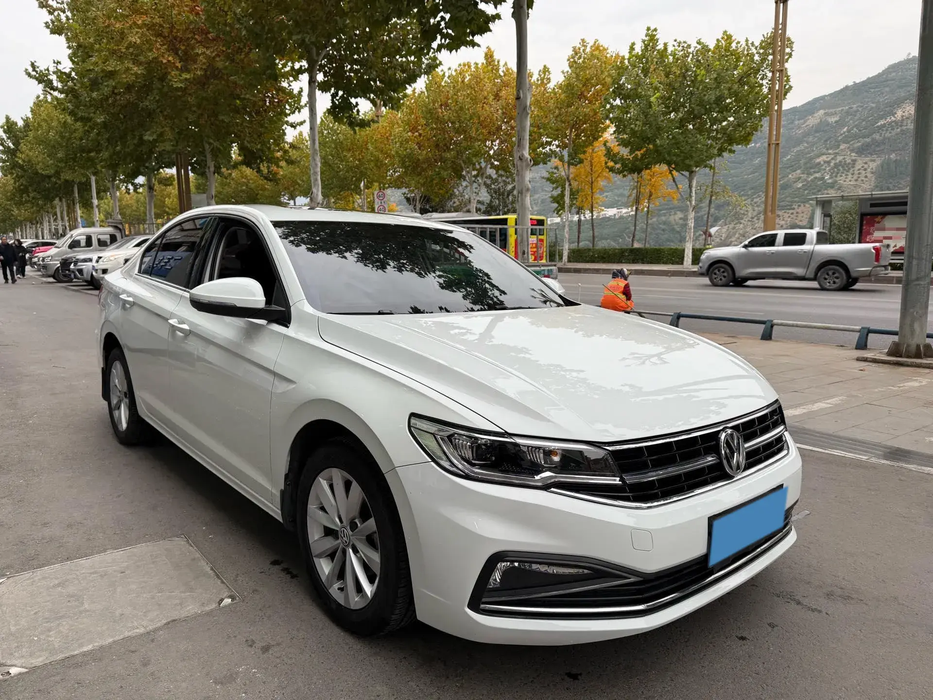 2020 VOLKSWAGEN BORA thumbnail 3