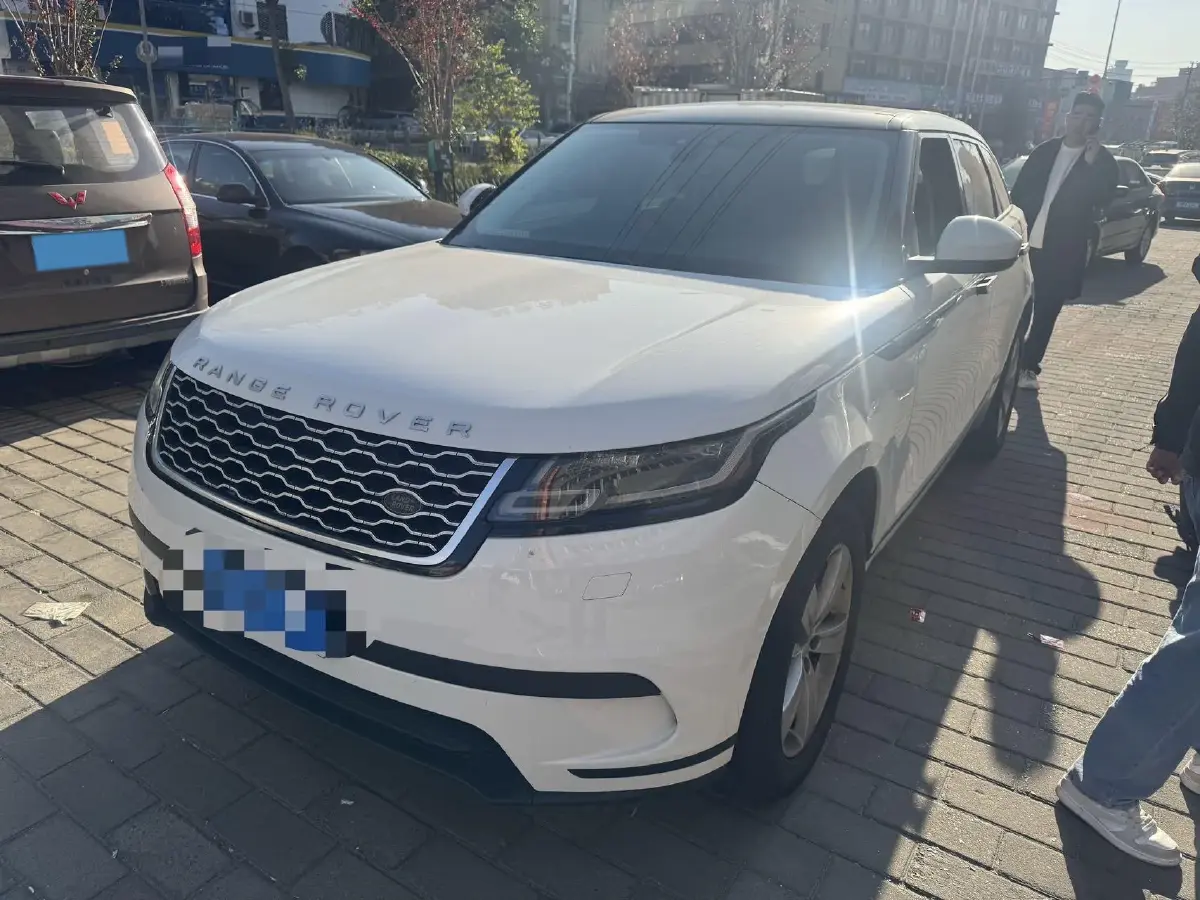 2018 Land Rover Range Rover Velar 2.0T 250HP L4 8AT