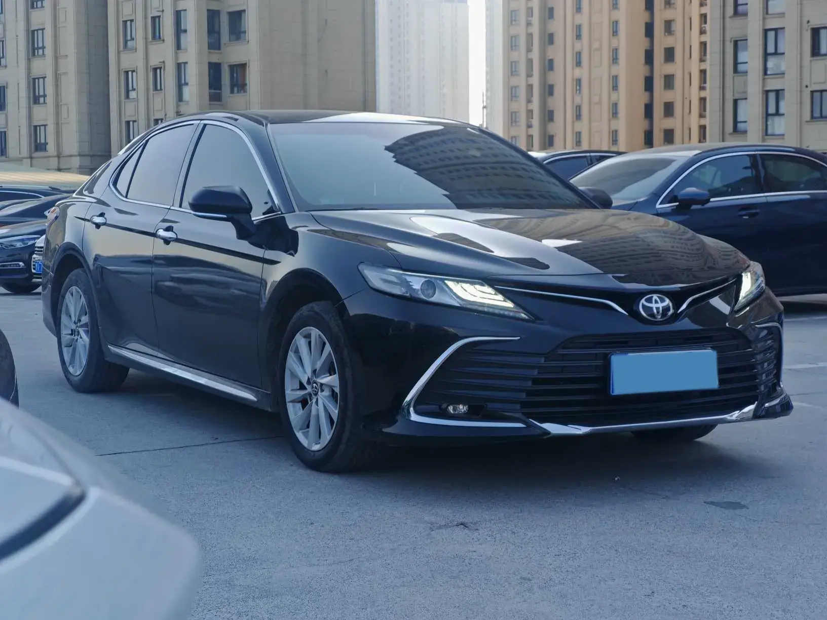 2023 TOYOTA CAMRY thumbnail 3