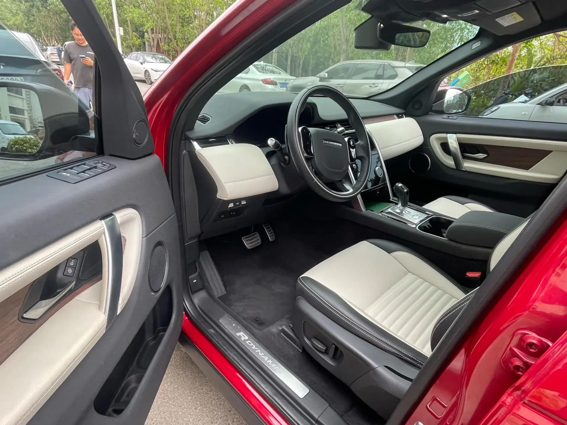 2020 LAND ROVER thumbnail 4