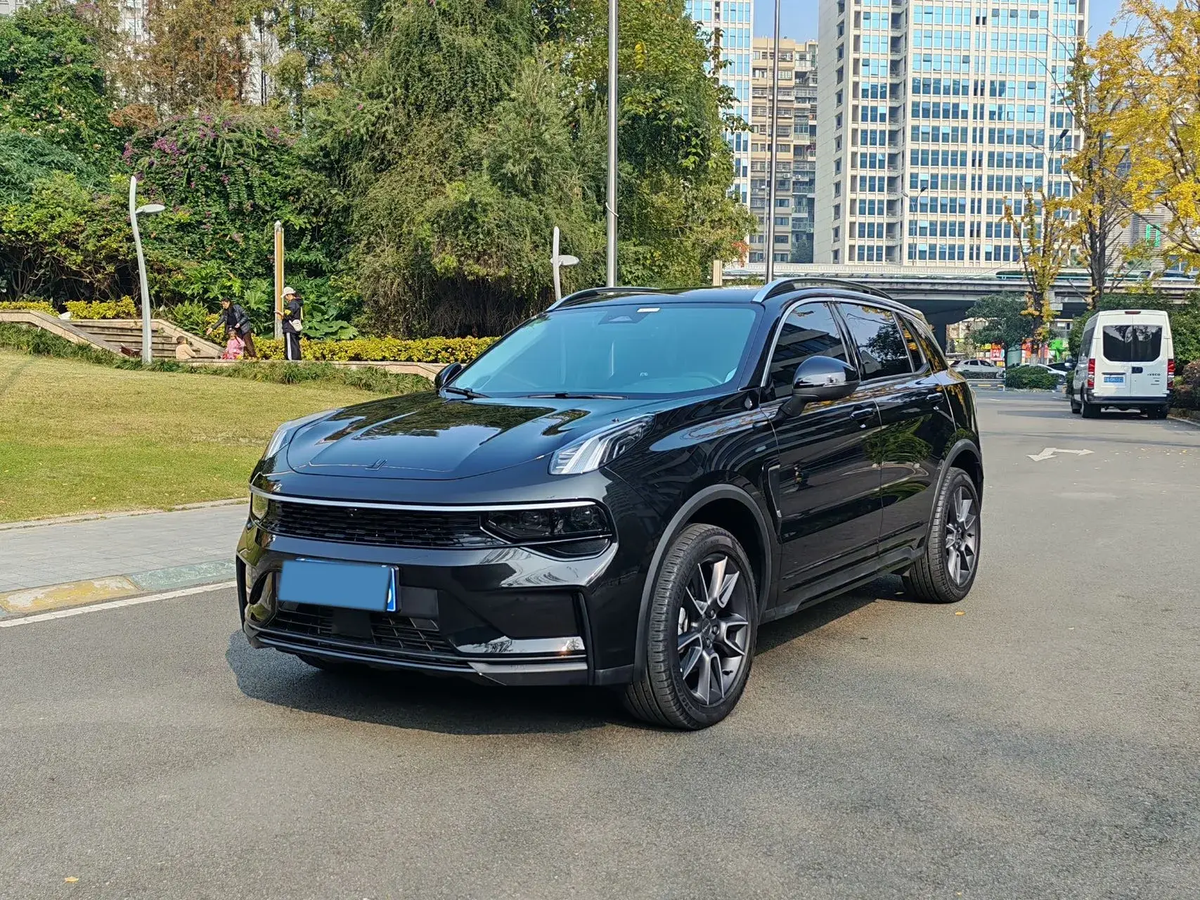 2024 LYNK&CO 01 view 1