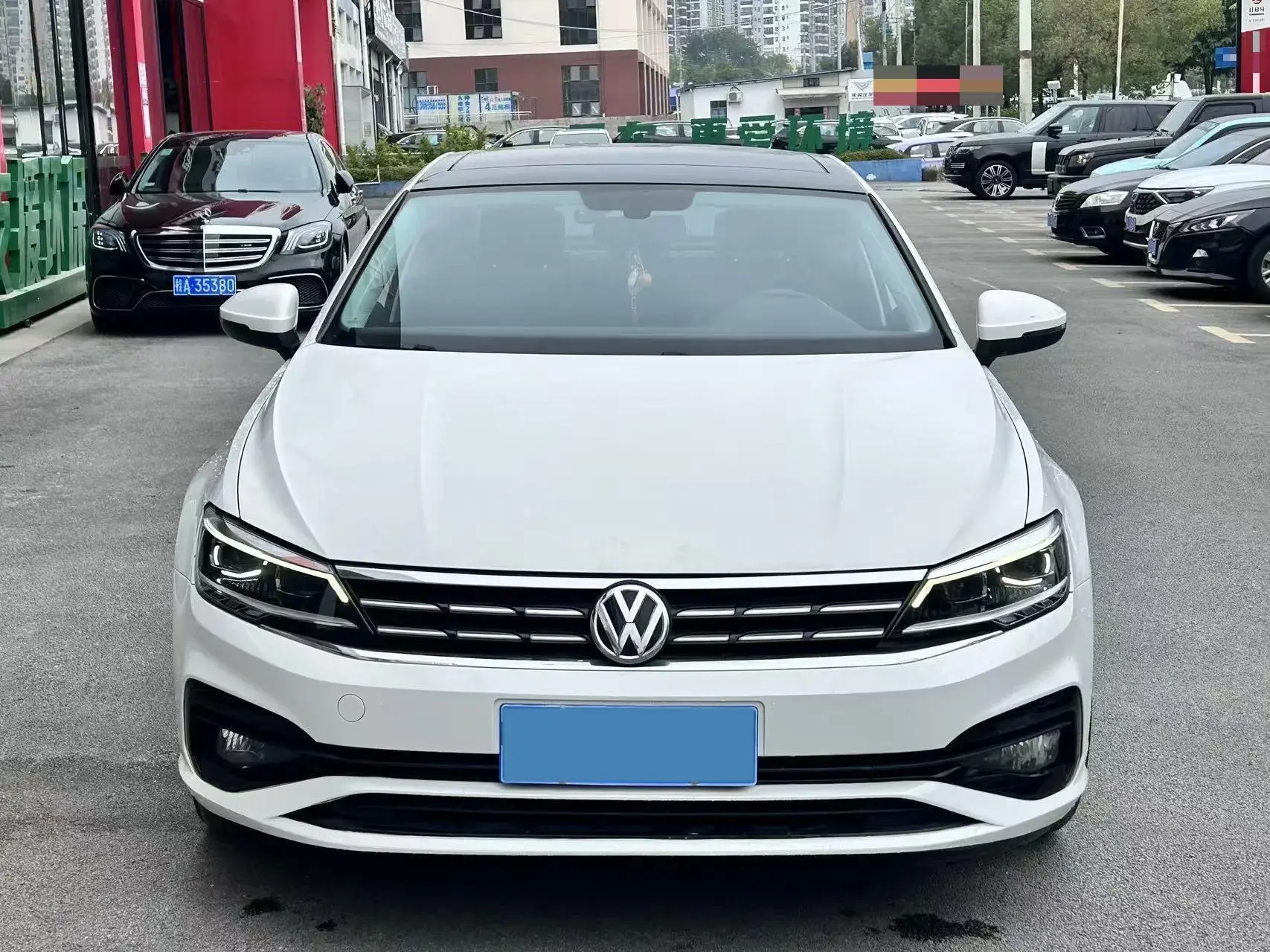 2019 VOLKSWAGEN PASSAT thumbnail 2
