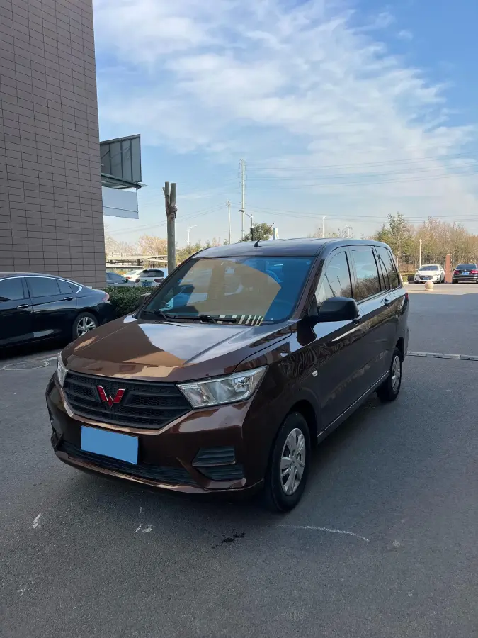 2021 WuLing RongGuang New Truck 1.5L 99HP L4 5MT