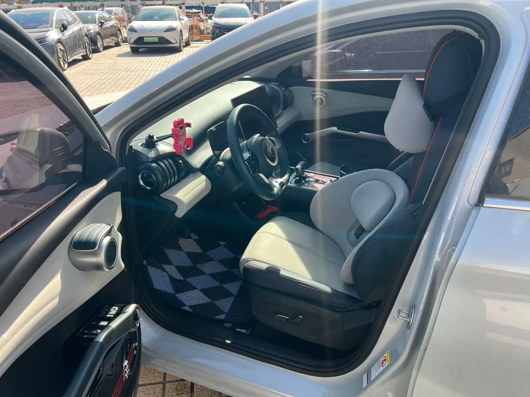 2023 BYD YUAN thumbnail 2