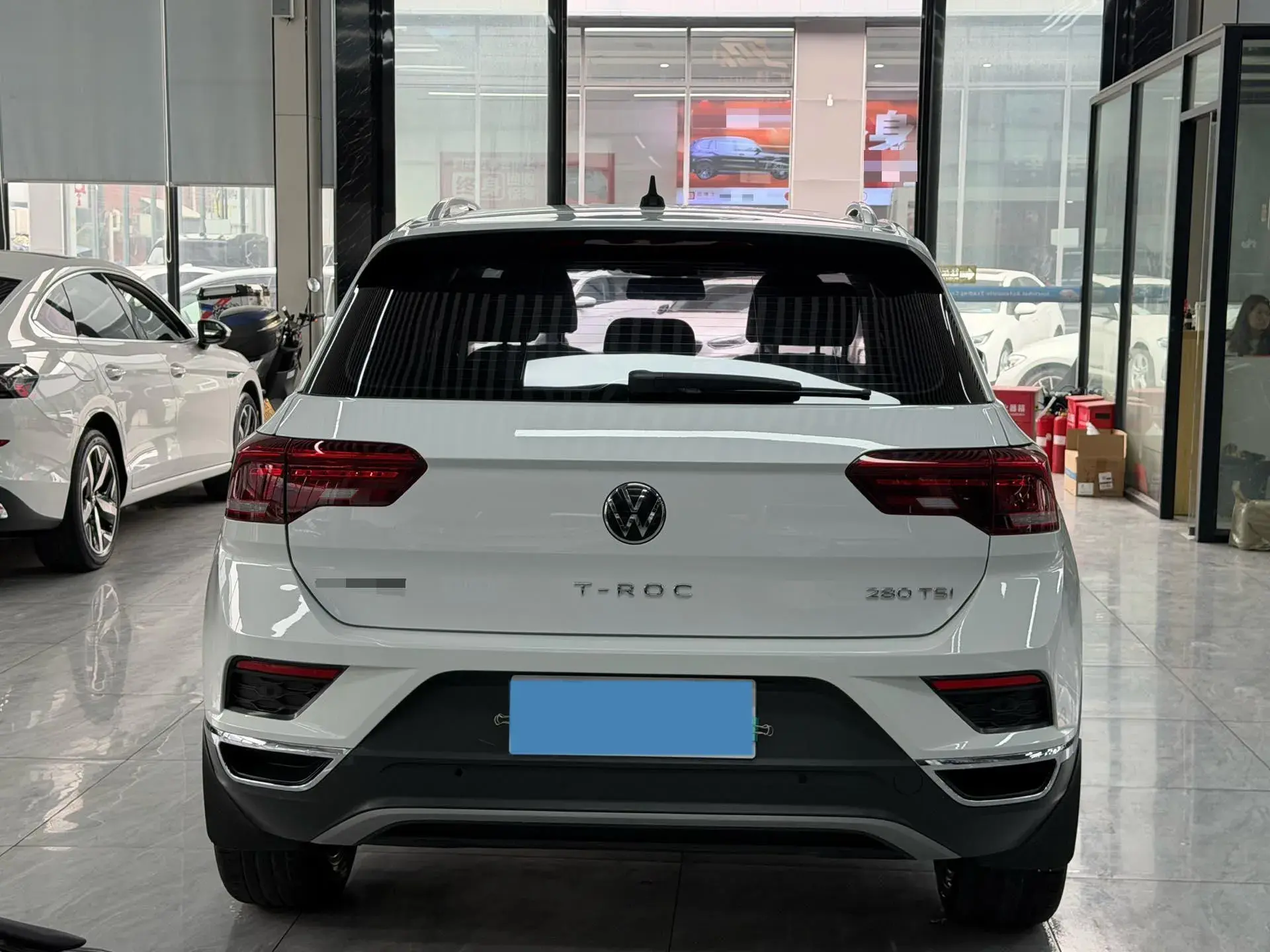 2021 VOLKSWAGEN T-ROC thumbnail 4