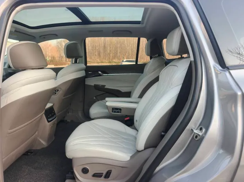 2023 Roewe RX9 2.0T 242HP L4 9AT,autocango,china used car exporter,china ev exporter,chinese used car exporter,chinese used ev exporter