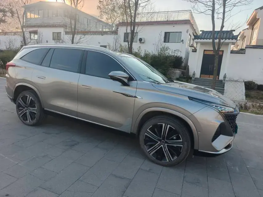 2023 ROEWE RX9 thumbnail 3