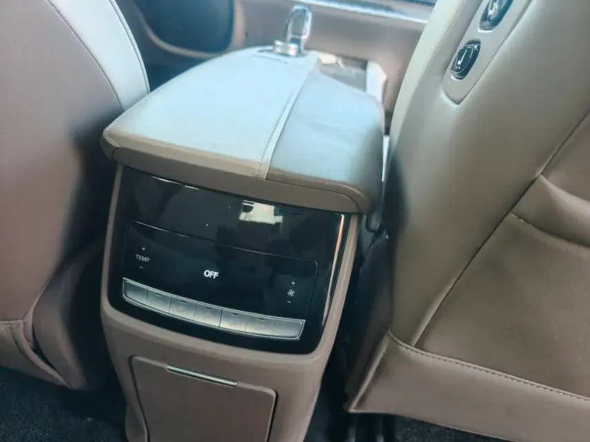 2023 Roewe RX9 2.0T 242HP L4 9AT,autocango,china used car exporter,china ev exporter,chinese used car exporter,chinese used ev exporter