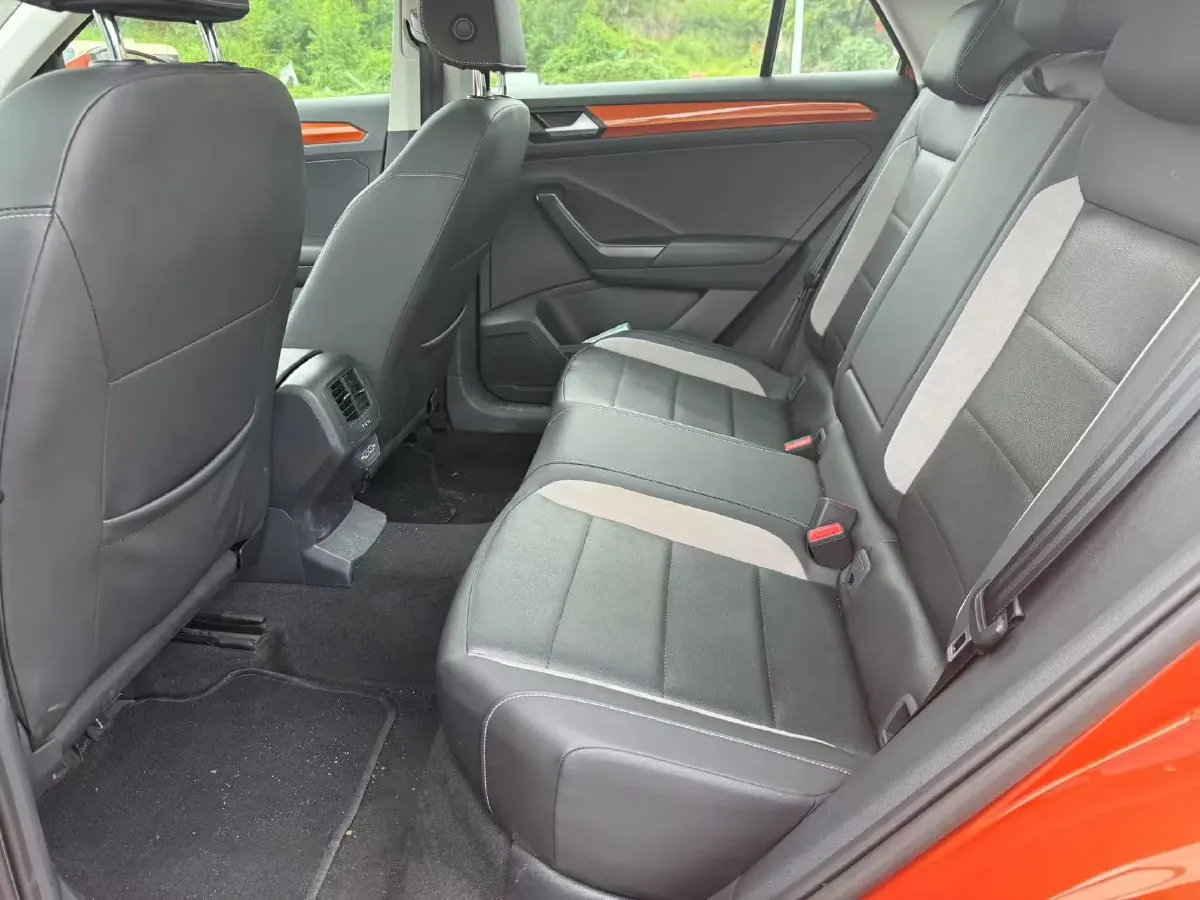 2019 Volkswagen T-Roc 1.4T 131HP L4 7DCT,autocango,china used car exporter,china ev exporter,chinese used car exporter,chinese used ev exporter
