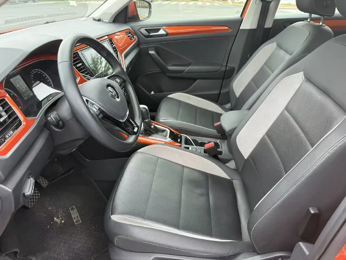 2019 Volkswagen T-Roc 1.4T 131HP L4 7DCT,autocango,china used car exporter,china ev exporter,chinese used car exporter,chinese used ev exporter