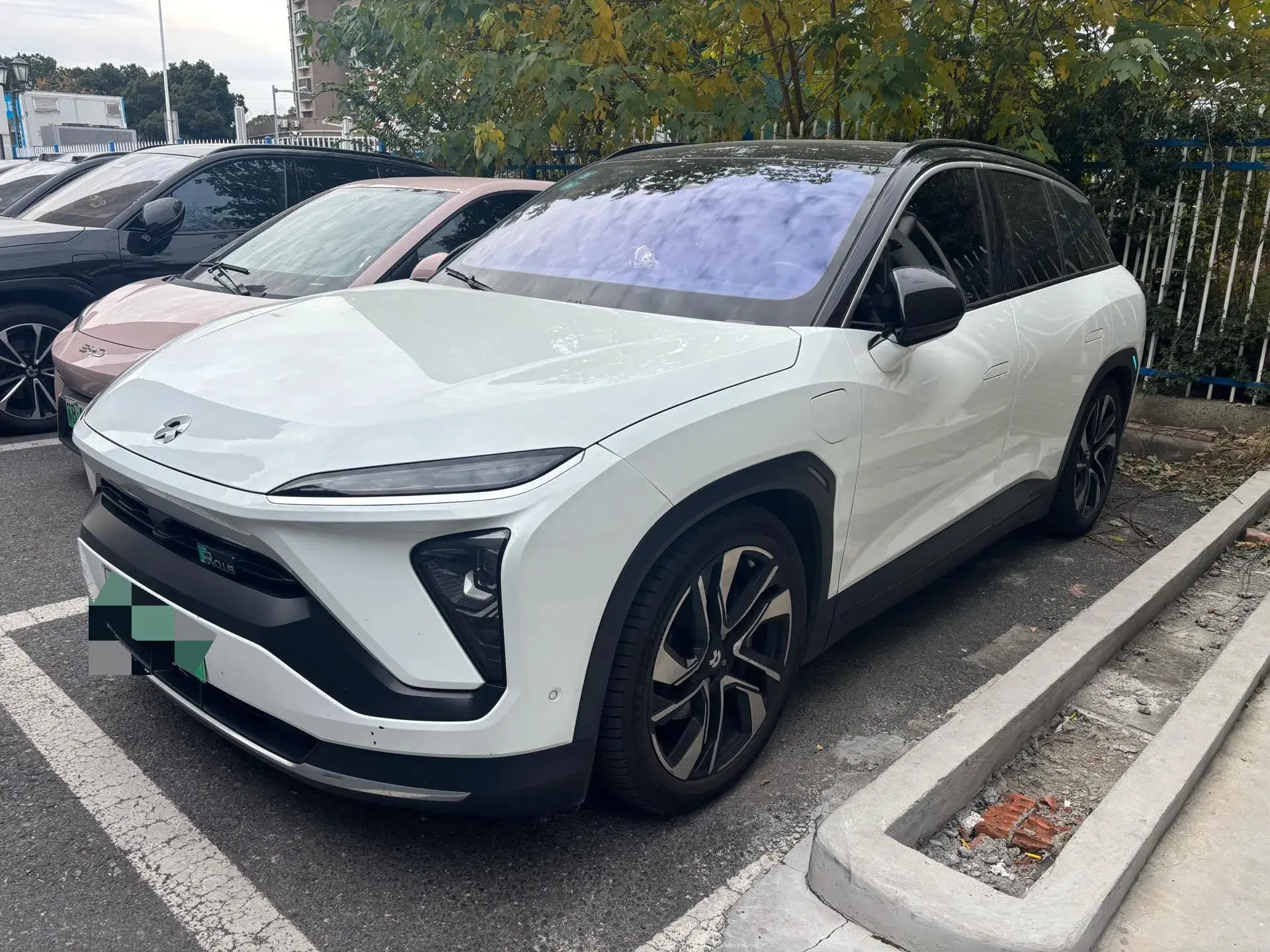 2020 NIO ES6 view 1