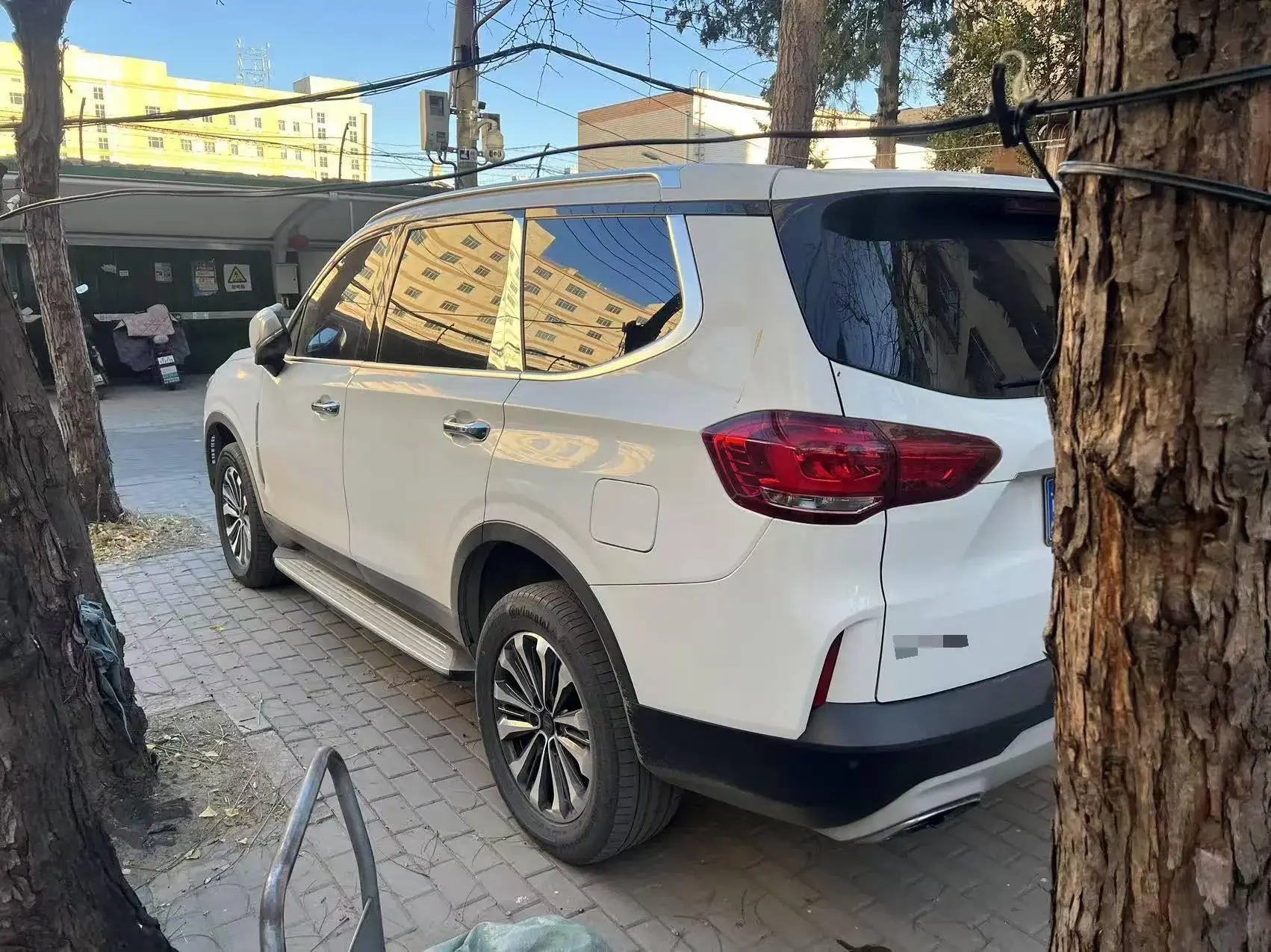 2017 MAXUS D90 thumbnail 2