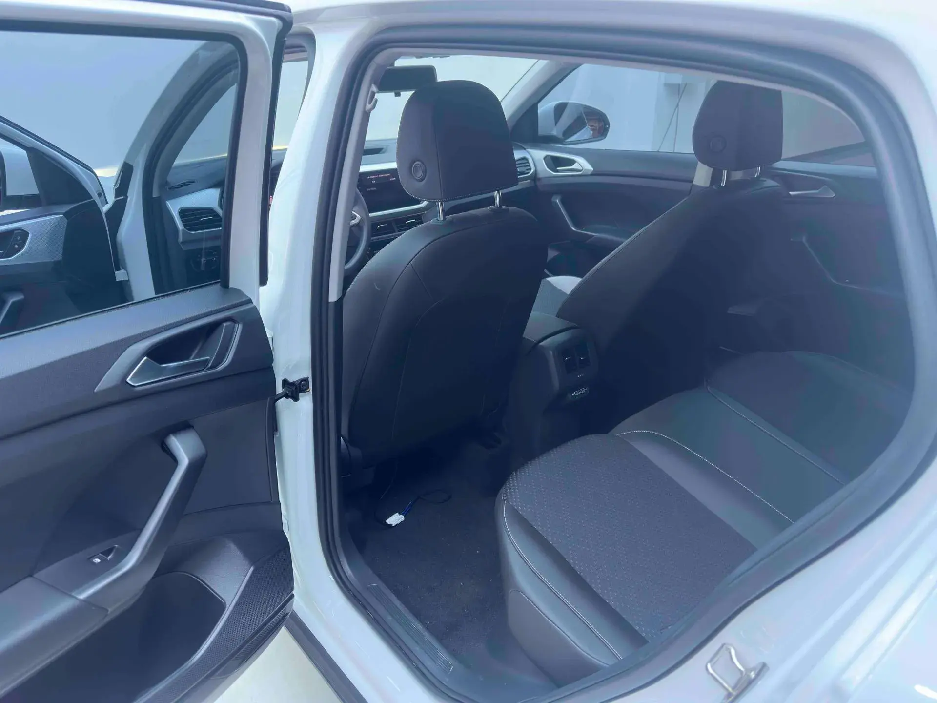 2021 VOLKSWAGEN TACQUA thumbnail 3