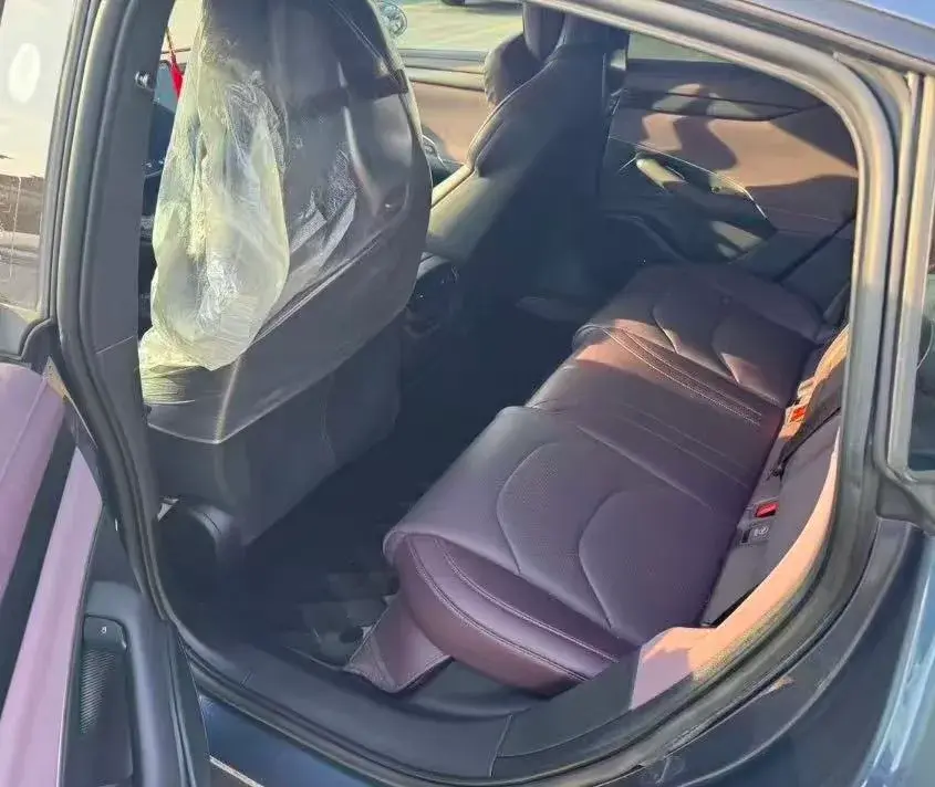 2024 MI SU7 thumbnail 3