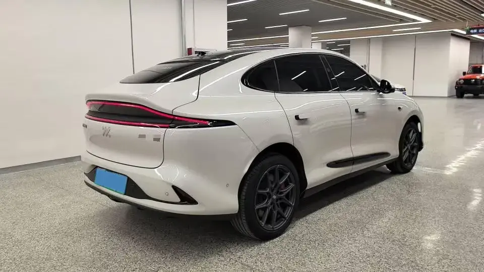 2023 IM LS6 thumbnail 2