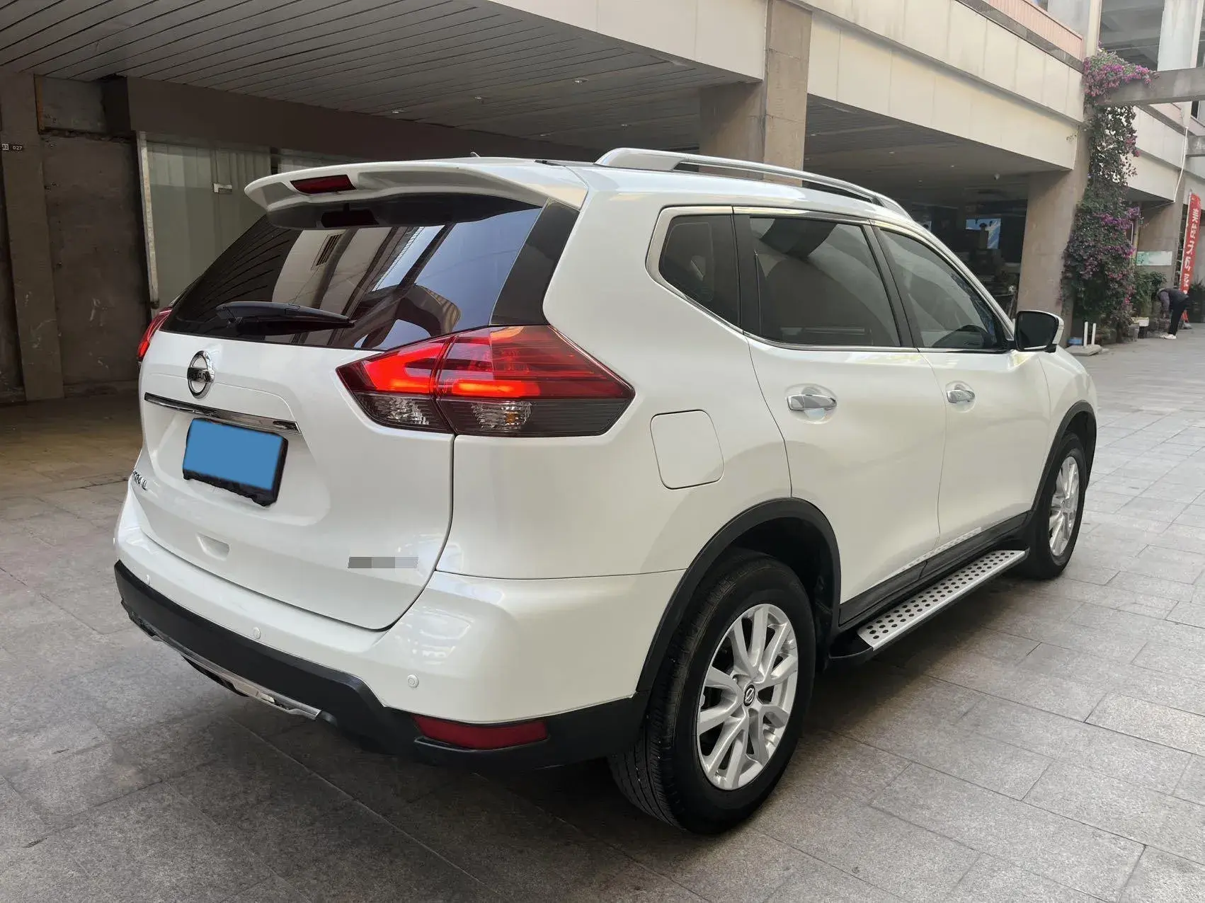 2021 NISSAN X-TRAIL thumbnail 4