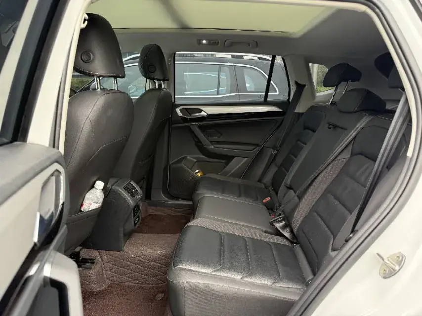 2022 VOLKSWAGEN TAYRON thumbnail 4