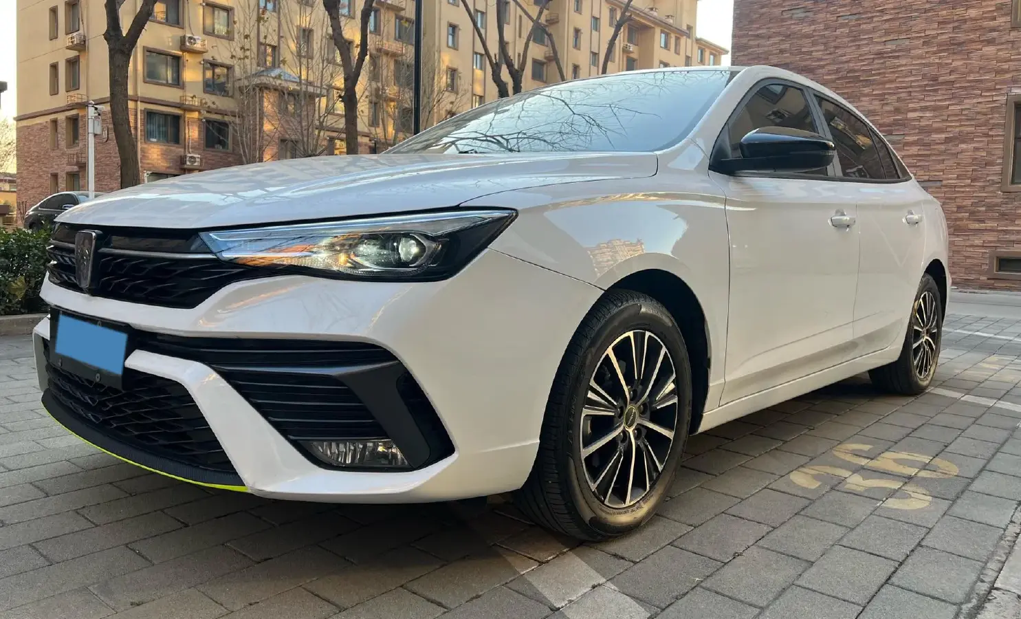 2021 Roewe i5 1.5L 120HP L4 CVT