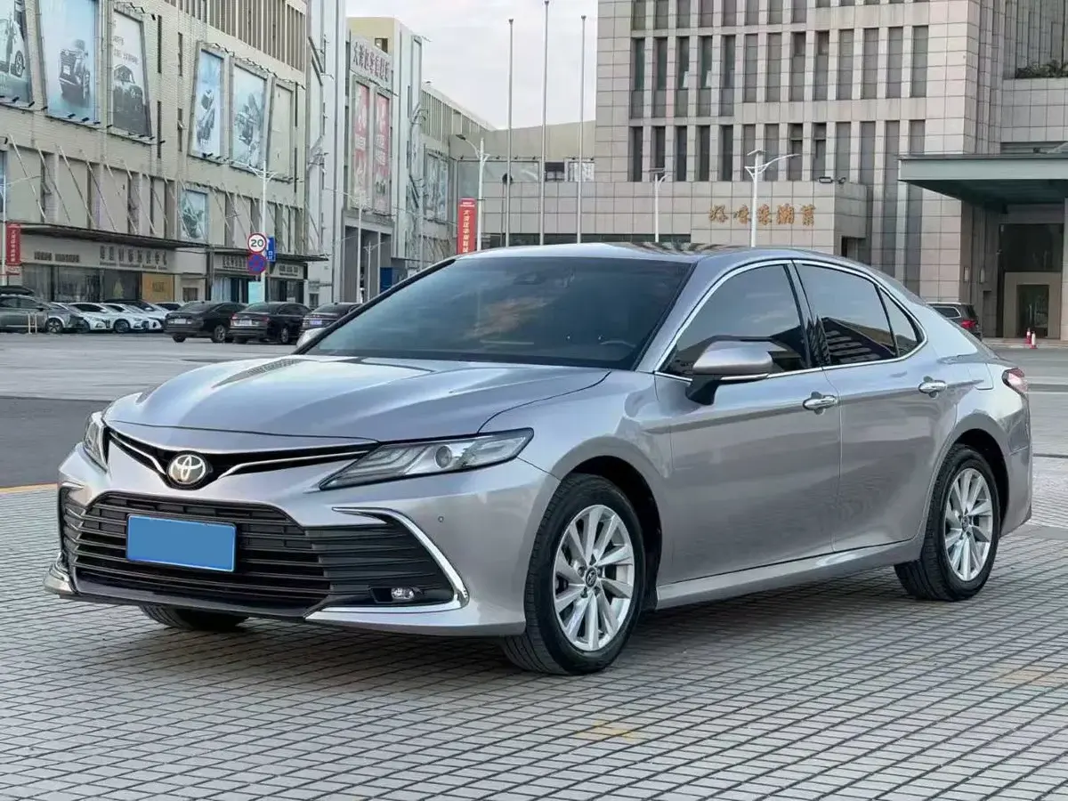 2021 Toyota Camry 2.5L 209HP L4 8AT