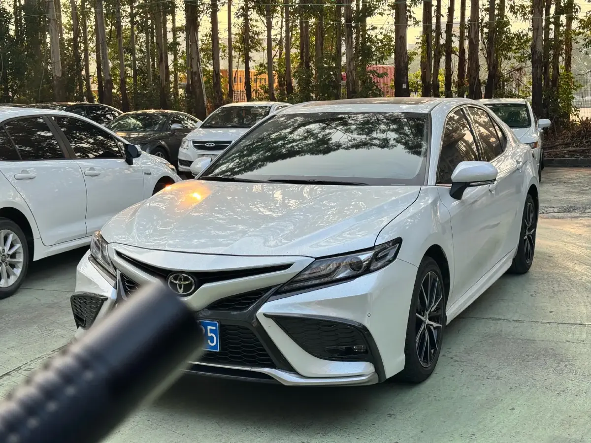 2021 Toyota Camry 2.5L 209HP L4 8AT