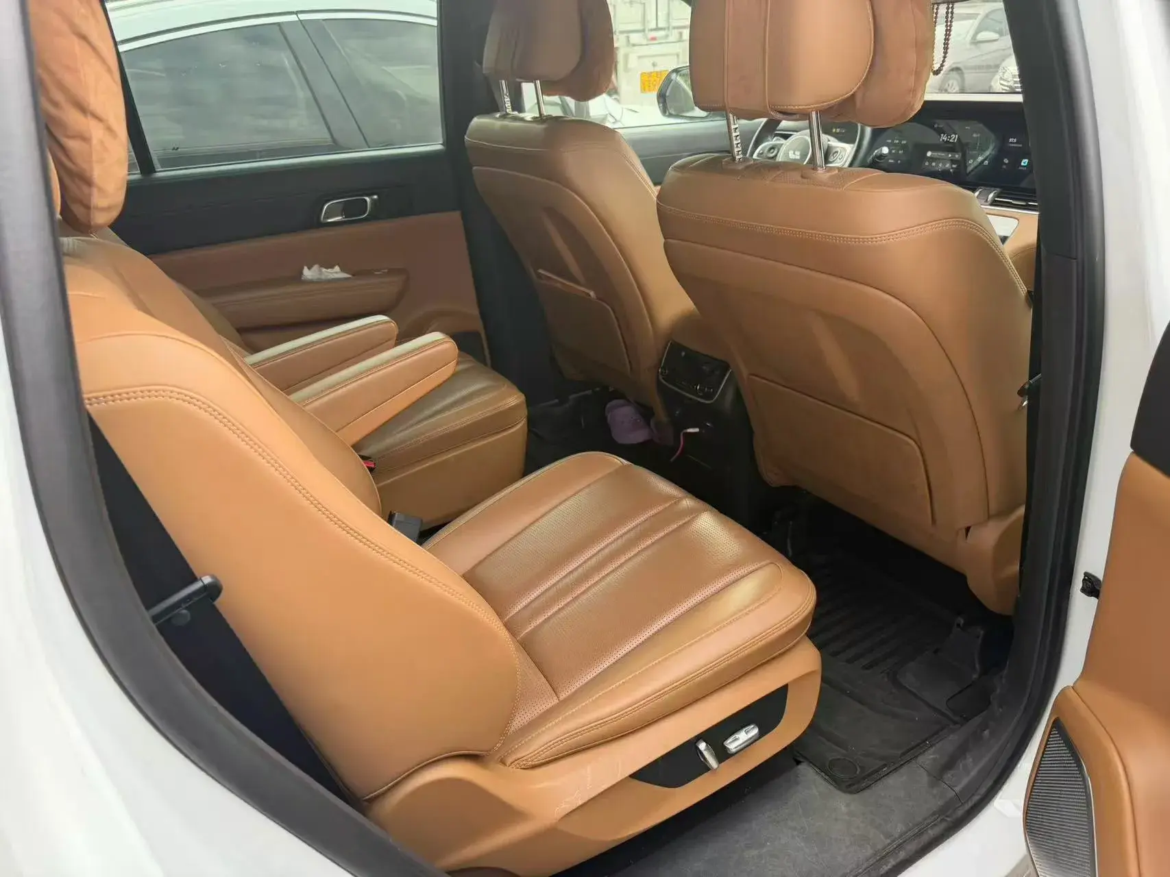 2020 LI ONE thumbnail 3