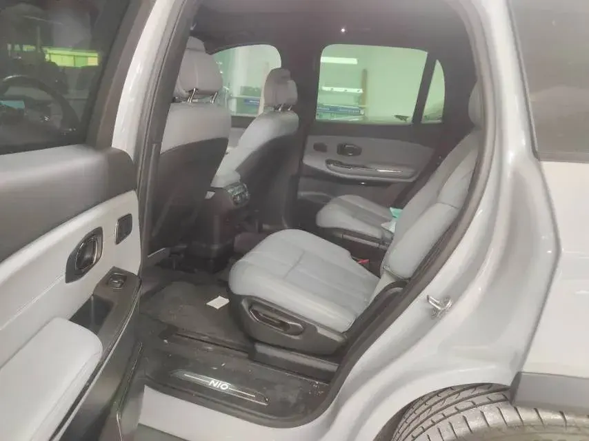 2020 NIO ES8 thumbnail 3