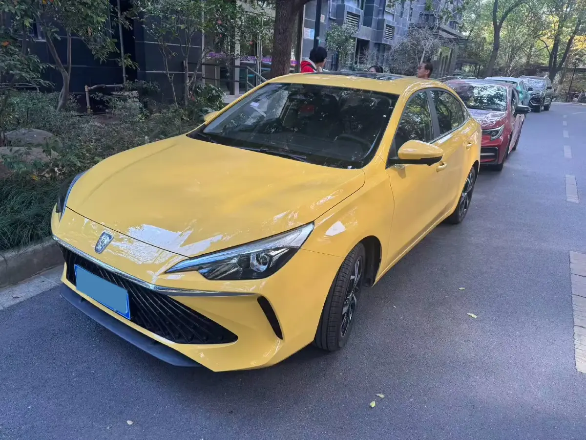 2023 Roewe i5 1.5L 129HP L4 CVT