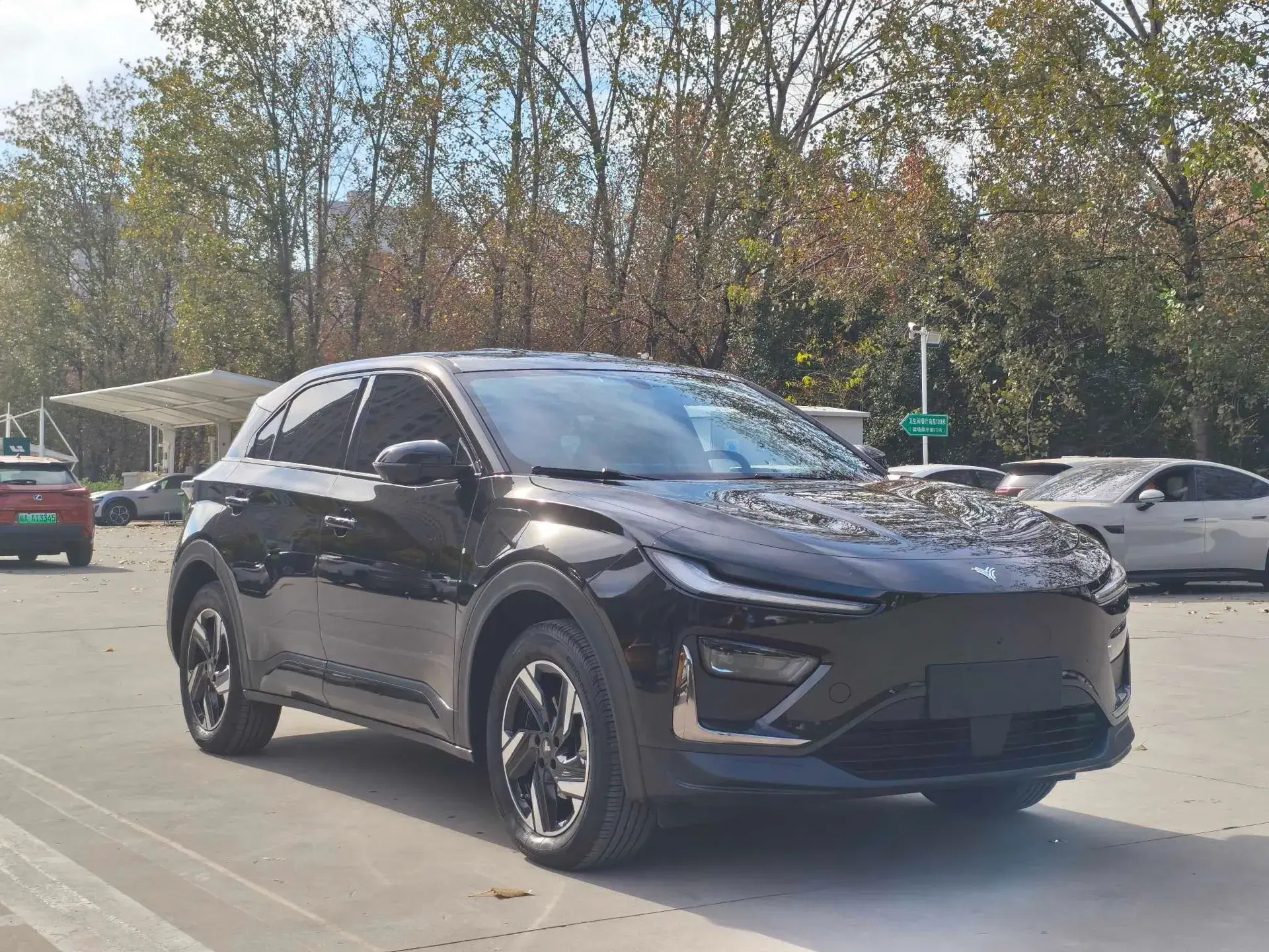 2025 NETA X thumbnail 3