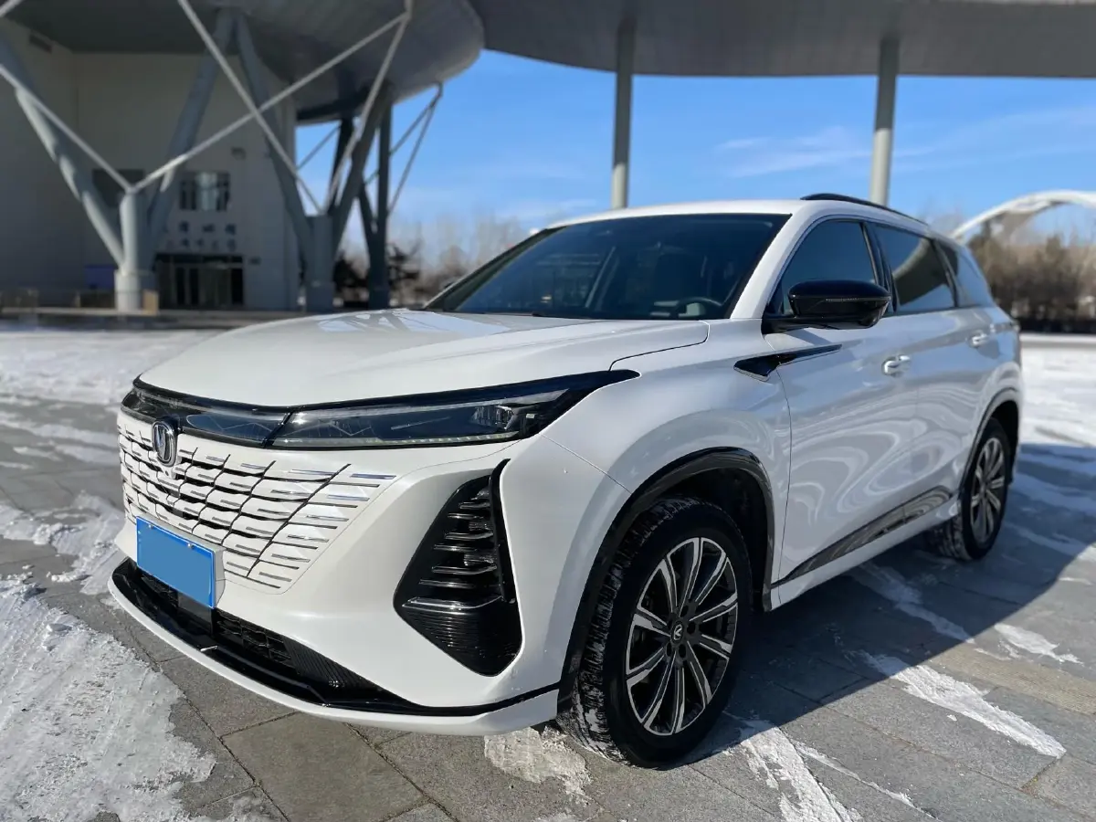 2024 ChangAn CS75 Plus 2.0T 233HP L4 8AT