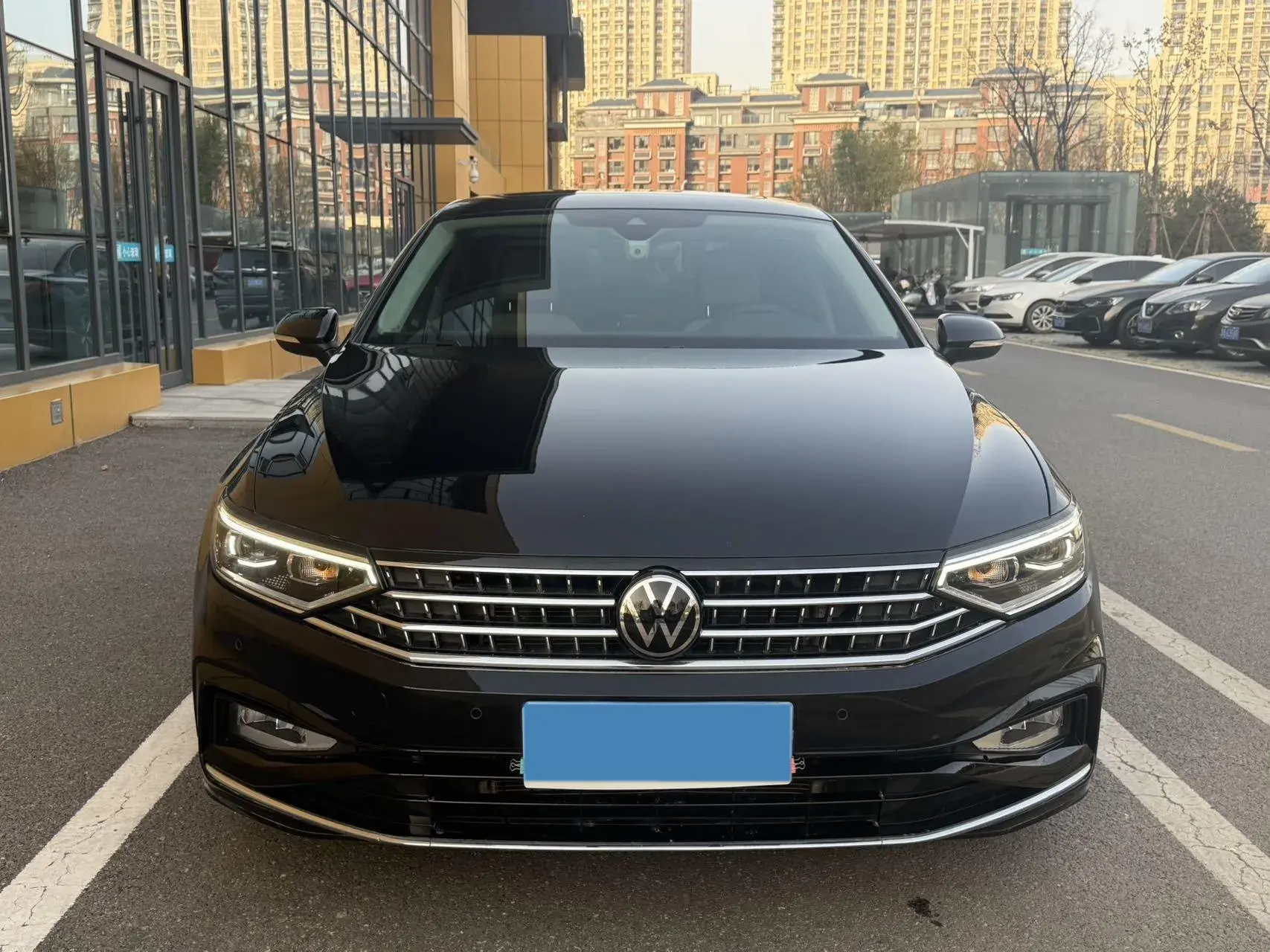 2023 VOLKSWAGEN MAGOTAN thumbnail 2