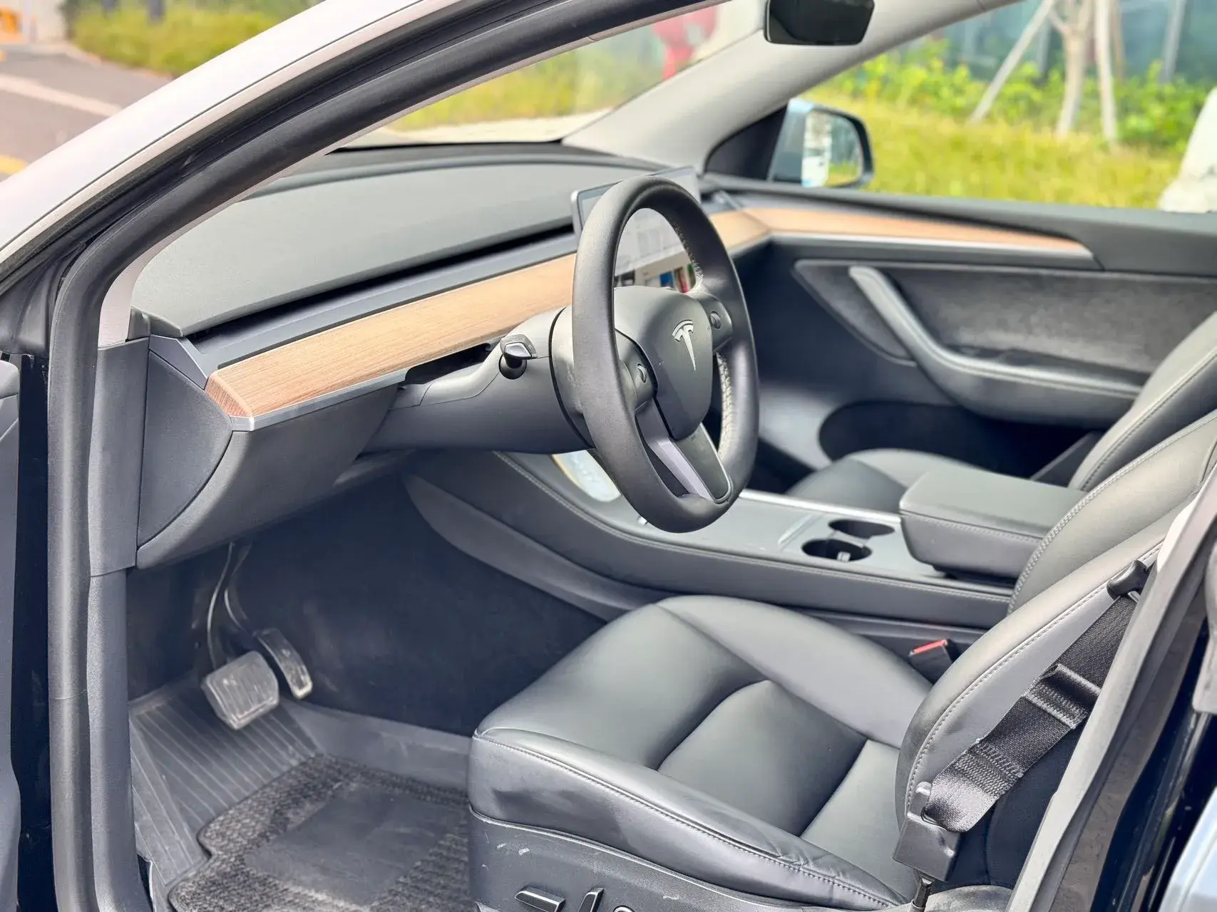 2021 TESLA MODEL thumbnail 4