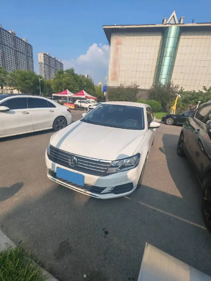 2022 Volkswagen Sagitar 1.2T 116HP L4 7DCT