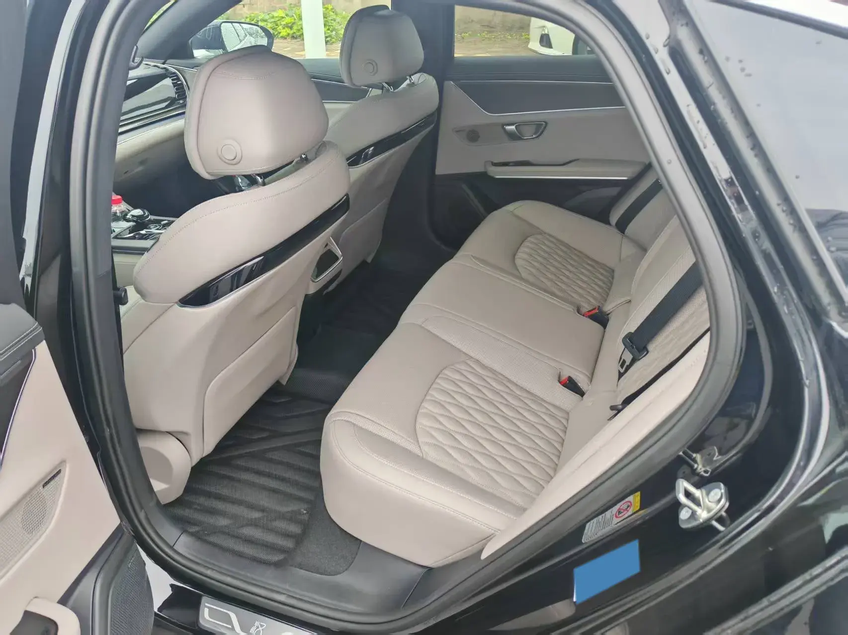 2025 BYD HAN thumbnail 3