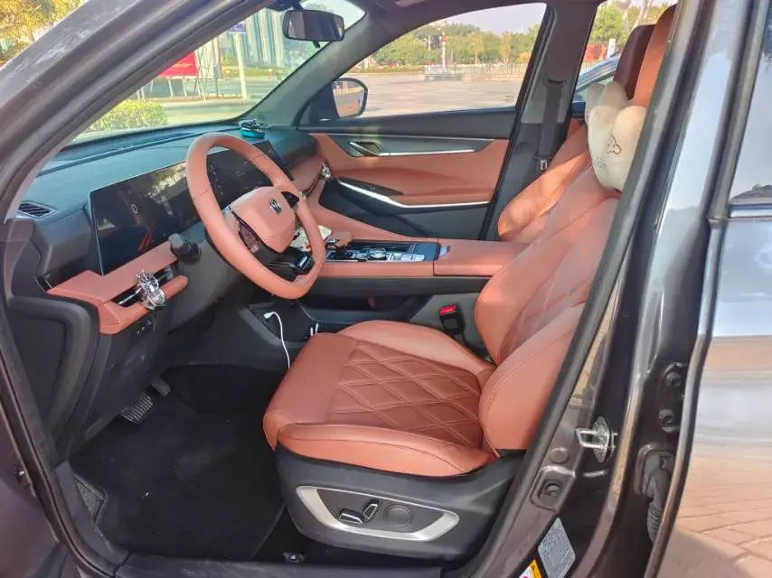 2023 CHANGAN CS75 thumbnail 3