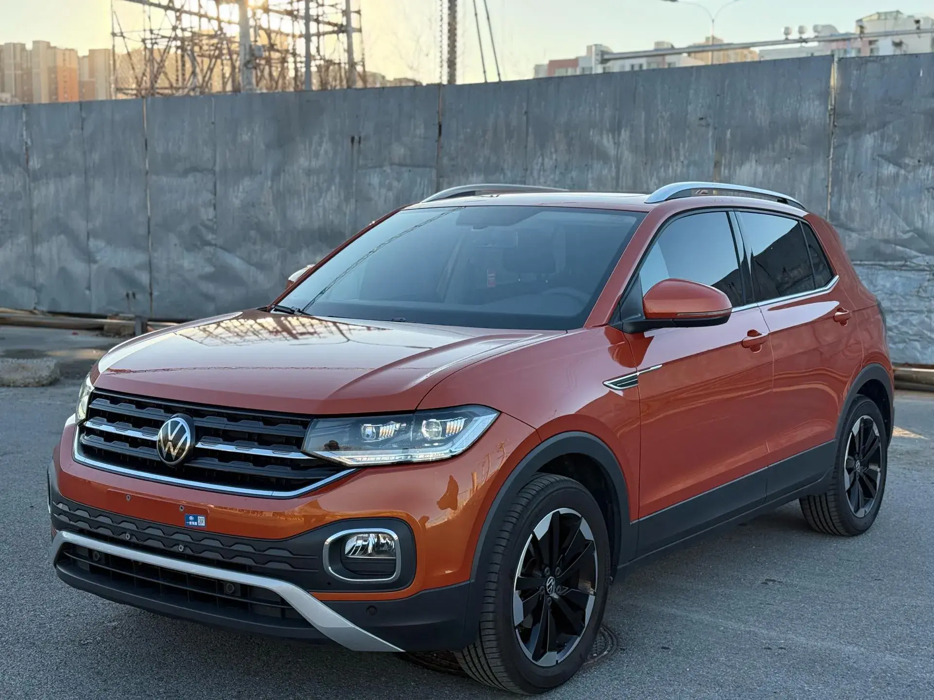 2021 VOLKSWAGEN TACQUA view 1