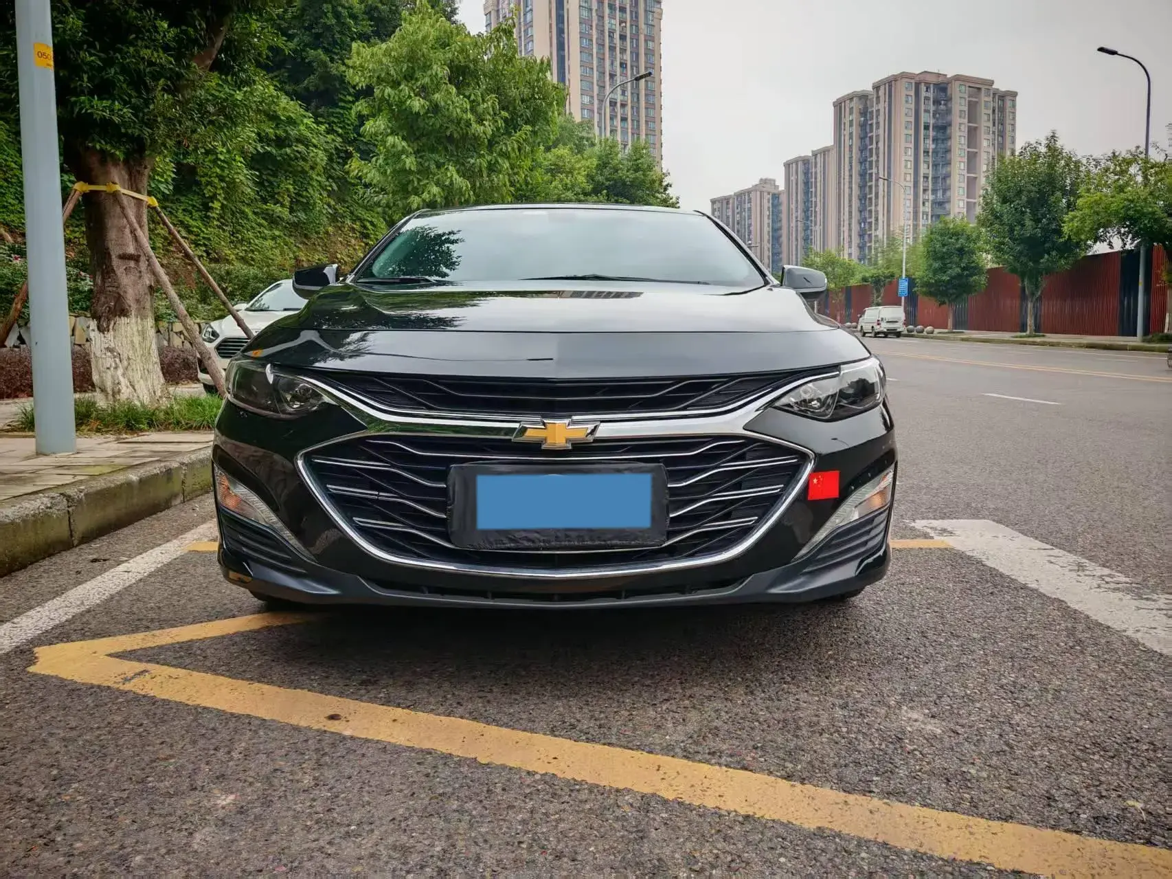 2021 CHEVROLET MALIBU thumbnail 2