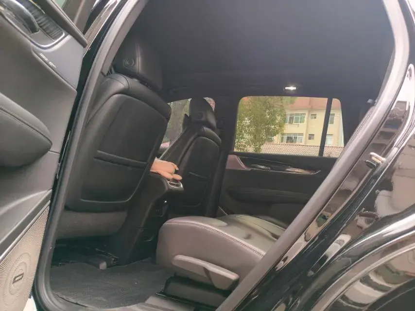 2022 CADILLAC XT6 thumbnail 4