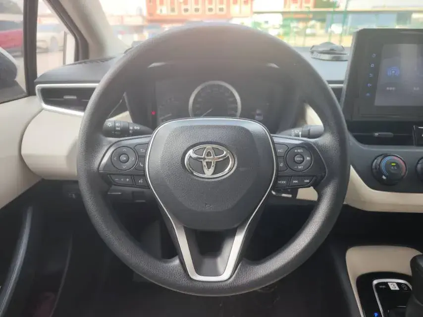 2021 TOYOTA COROLLA thumbnail 4